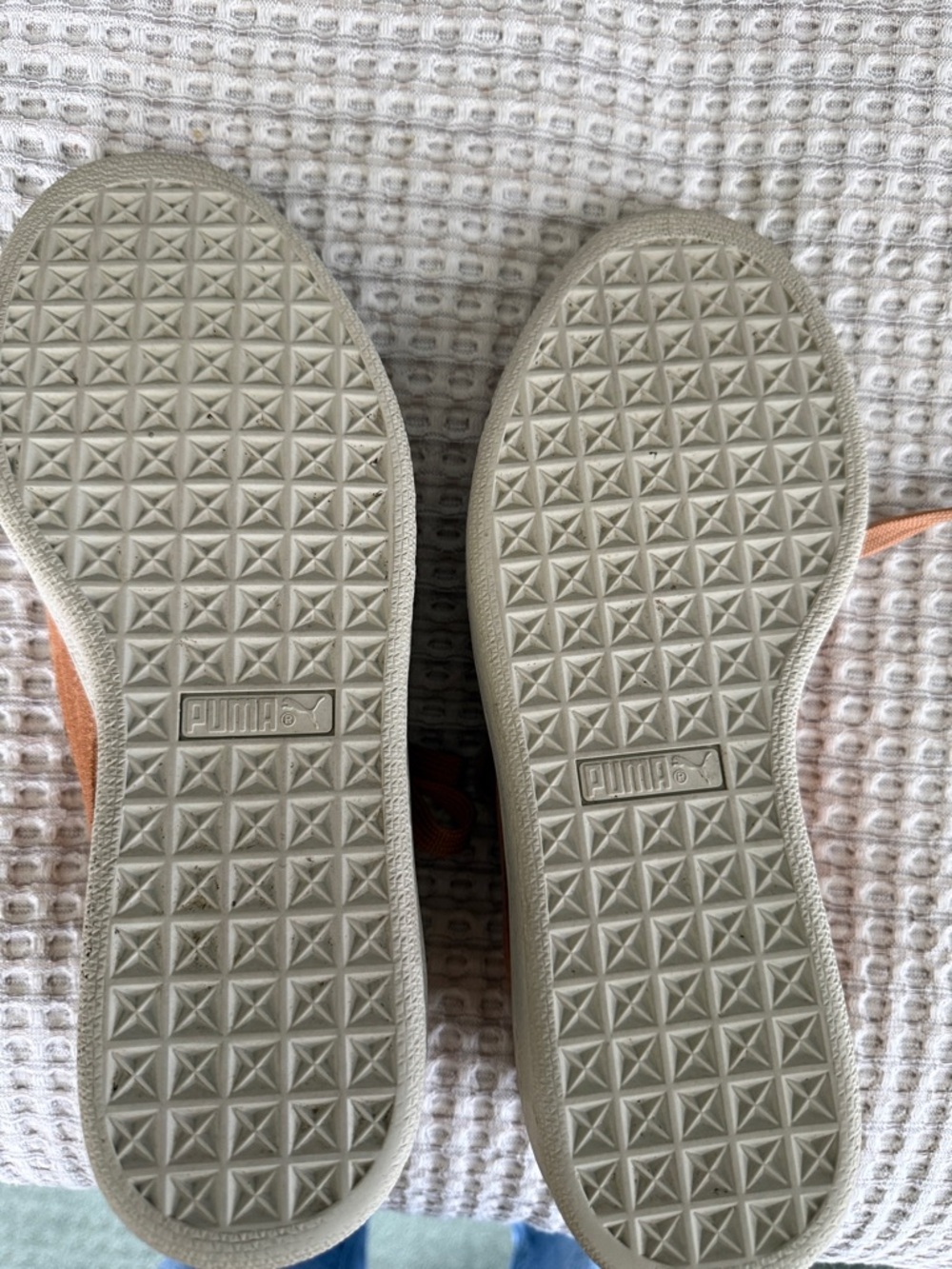 Women’s PUMA Suede Lace-Up Sneakers in size 7 - Picture 4 of 5